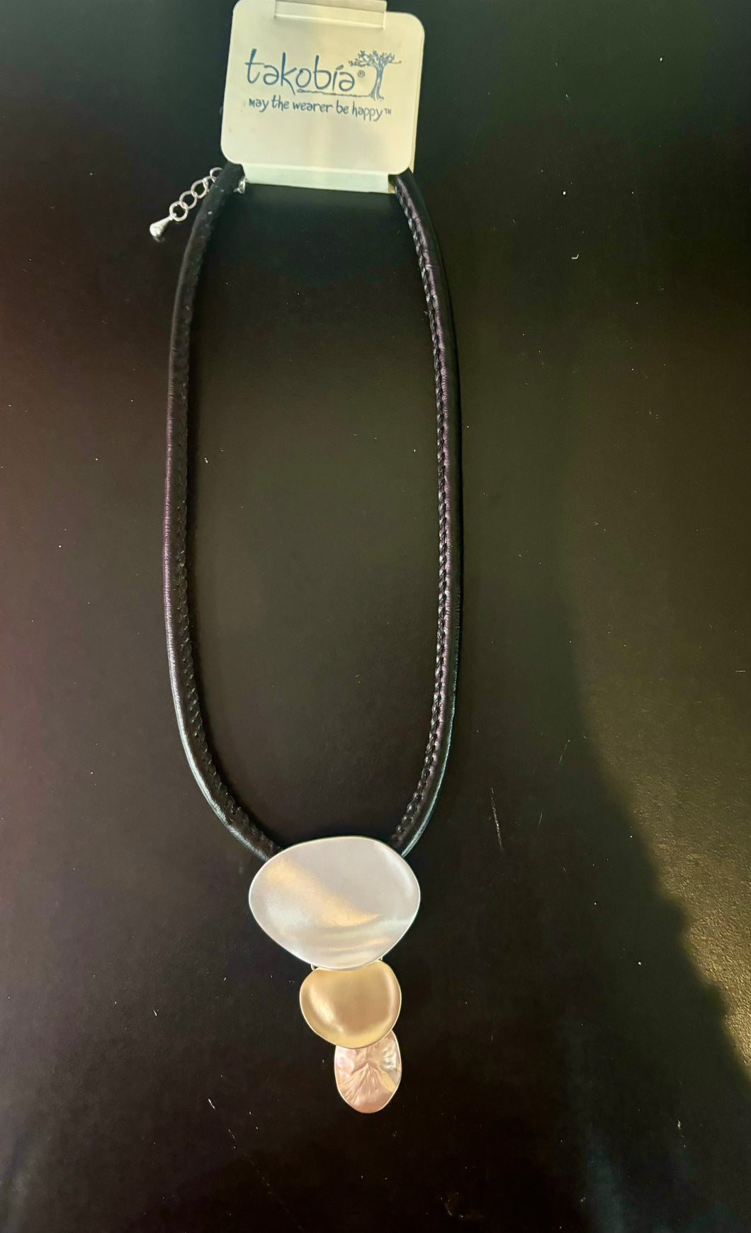 Tri Color Drop Necklace (Takobia)